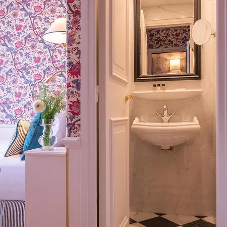 Отель Du Champ De Mars 3*