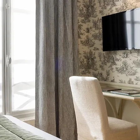 Отель Du Champ De Mars 3*