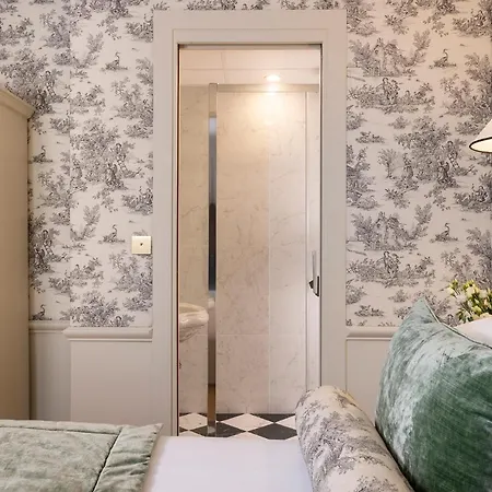 Hotel Du Champ De Mars Paris